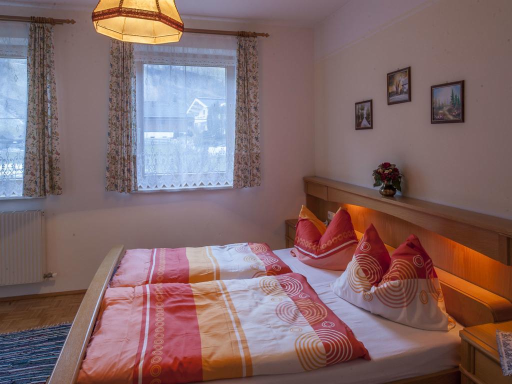 Haus Schoenegger Dorfgastein Room photo